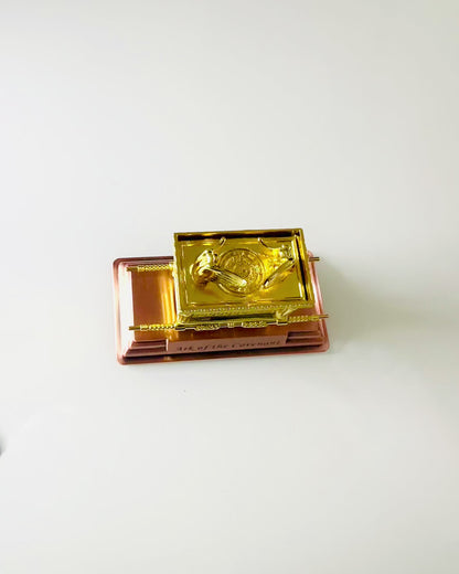 Maestosa Miniatura dell'Arca dell'Alleanza in Cornice Dorata 11,2 x 5,8 x 7,3 cm - Arca esclusiva, Decorazione in Edizione Dorata