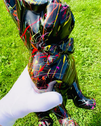 Kolorowy Psiak Artystyczny - Bulldog francese dipinto a mano, personalizzazione con incisione, ideale come regalo