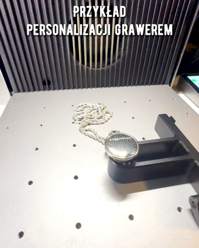 Collana con Pendente Bussola in Stile Glamour con Zirconi per Donne e Uomini - 2 varianti a scelta, personalizzazione con incisione per regalo