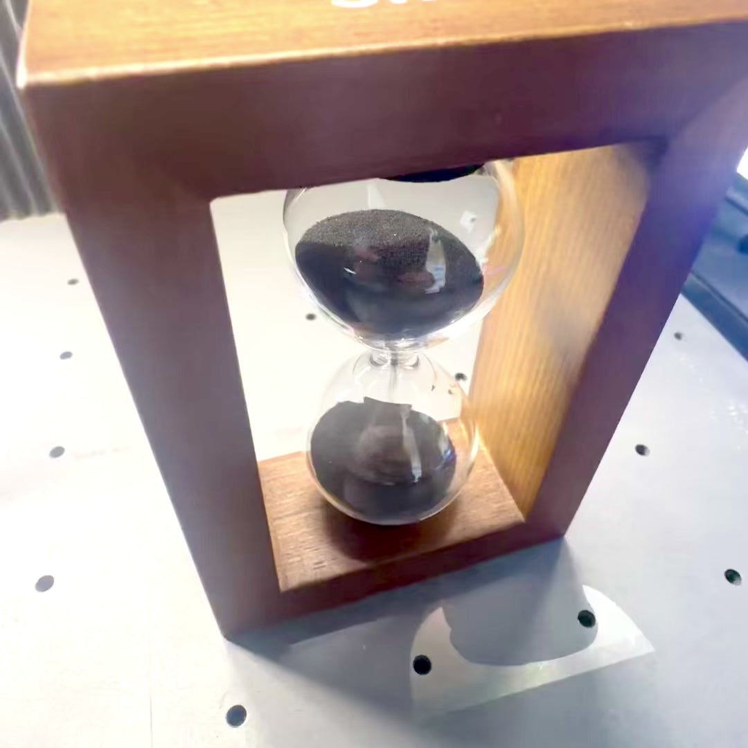 Clessidra da 3 minuti in cornice di legno con possibilità di personalizzazione tramite incisione