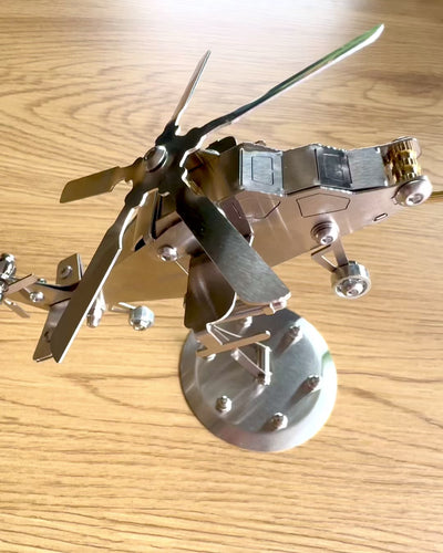 Modello in Metallo di Elicottero "SkyRider" – Supporto da Scrivania Regolabile con Personalizzazione Incisione per Regalo