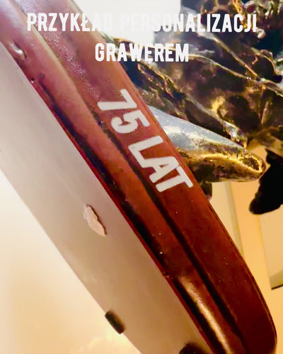 Statuetta Decorativa "Aquila Volante" – Maestoso Simbolo di Forza e Libertà