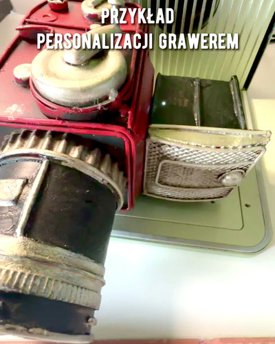 Figurina Decorativa "Retro Camera Keystone" con Possibilità di Incisione