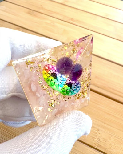 Piramide Energetica orgonite Piramide dell'Energia "Armonia della Luce" - Cristallina, per regalo