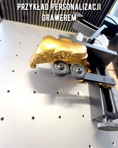 Figurina "Amore Eterno" colore oro - 11 cm, Piccola Figurina Decorativa con Opzione di Incisione