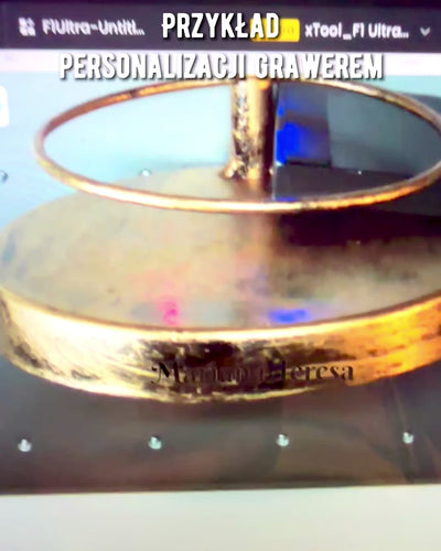 "Rustic Charm" Stile Posacenere in Metallo, altezza 19-23 cm, 8 varianti disponibili, incisione su richiesta