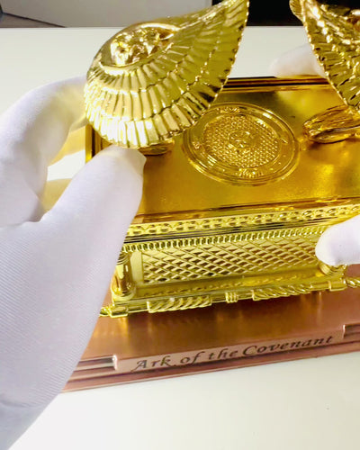 Replica dell'Arca dell'Alleanza Dorata – Statua Decorativa dell'Arca in Rame di Dimensioni XL 28x15.6x20 cm