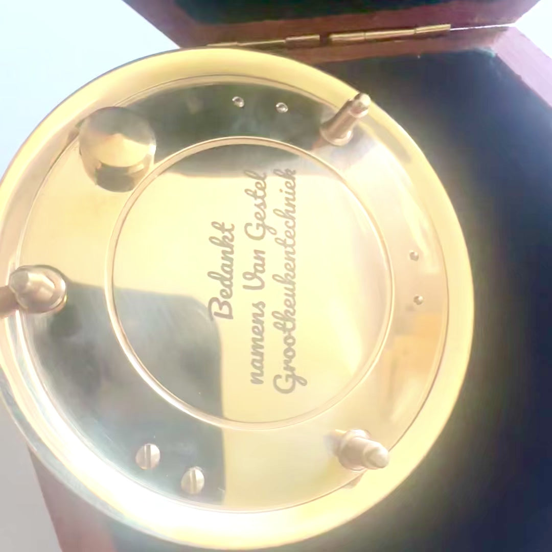 Bussola in ottone con orologio solare in elegante scatola di legno - regalo ideale con possibilità di personalizzazione tramite incisione - stile retrò, lavorazione classica, alta qualità