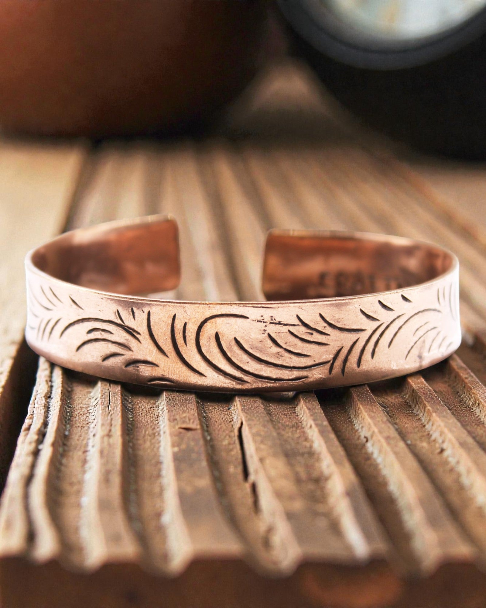 Bracciale Tibetano in Rame Tribal Flow – Volute Larghe