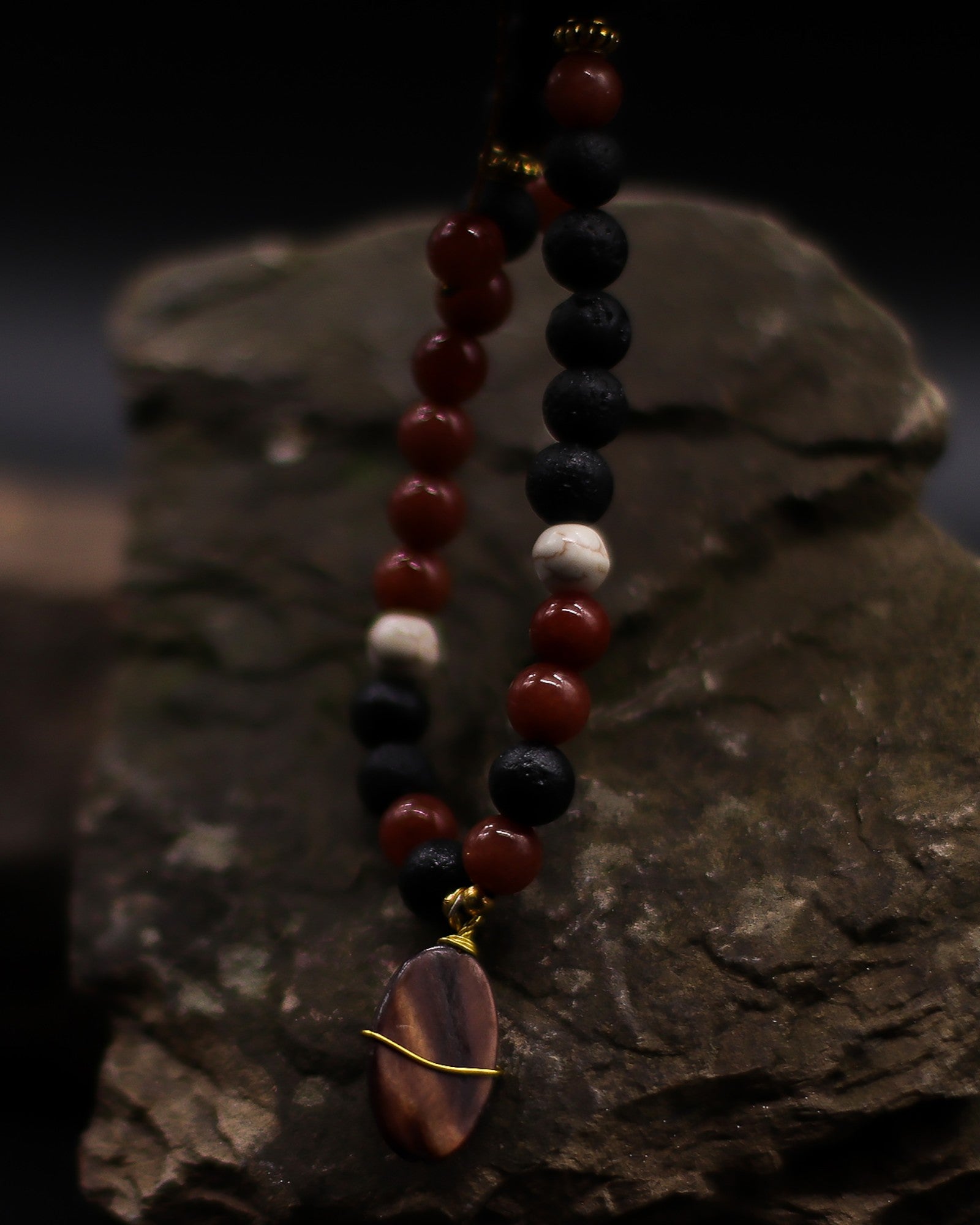 Collana Essenza del Vulcano – Protezione